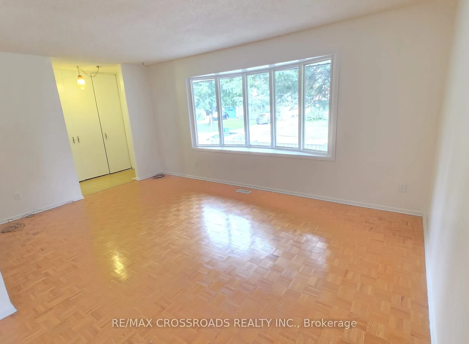 3 bed, $2,500 — Photo 2