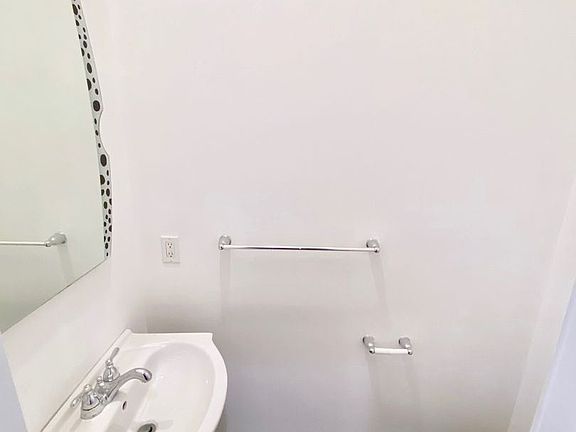 5th image of 190 W Berks St APT 5
