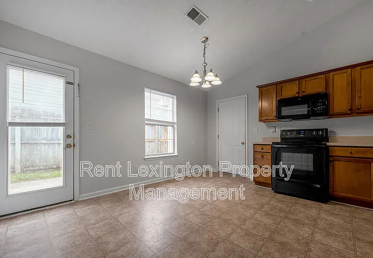 660 Morgan Hills Dr — Photo 2