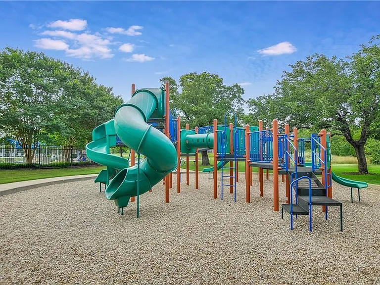 1311 Hunter Ace Way — Photo 34