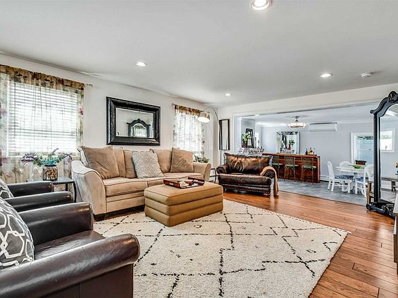 5th image of 27 Cormack Ct