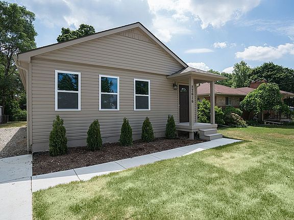 3rd image of 22616 Petersburg Ave