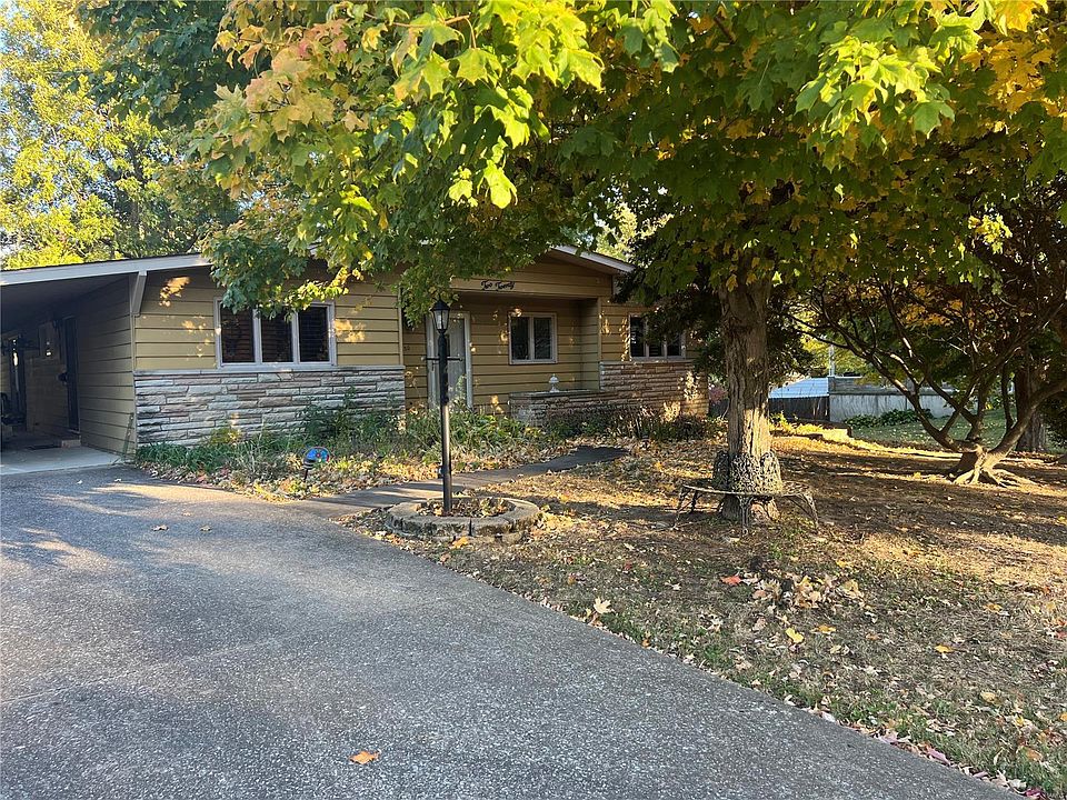 1st image of 220 Edgewood Dr