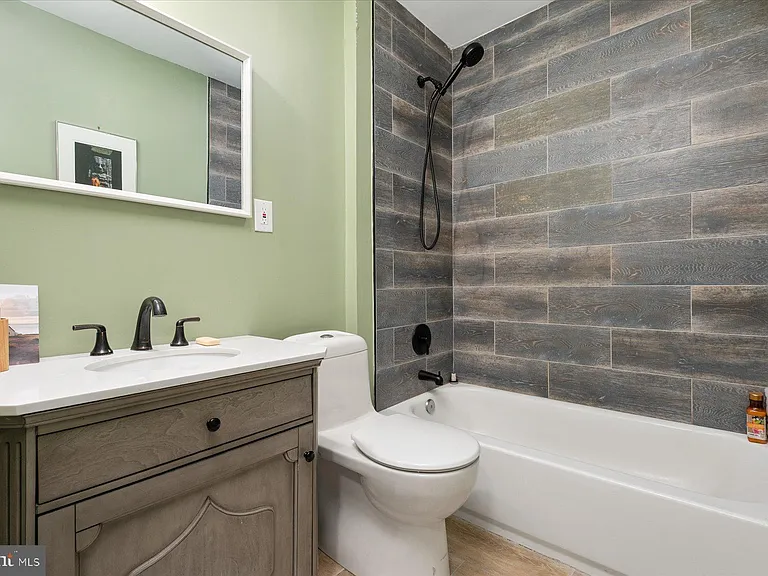 104 Maple Ave #6 — Photo 11