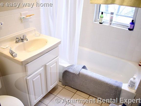 5th image of 155 Summer St APT 14R