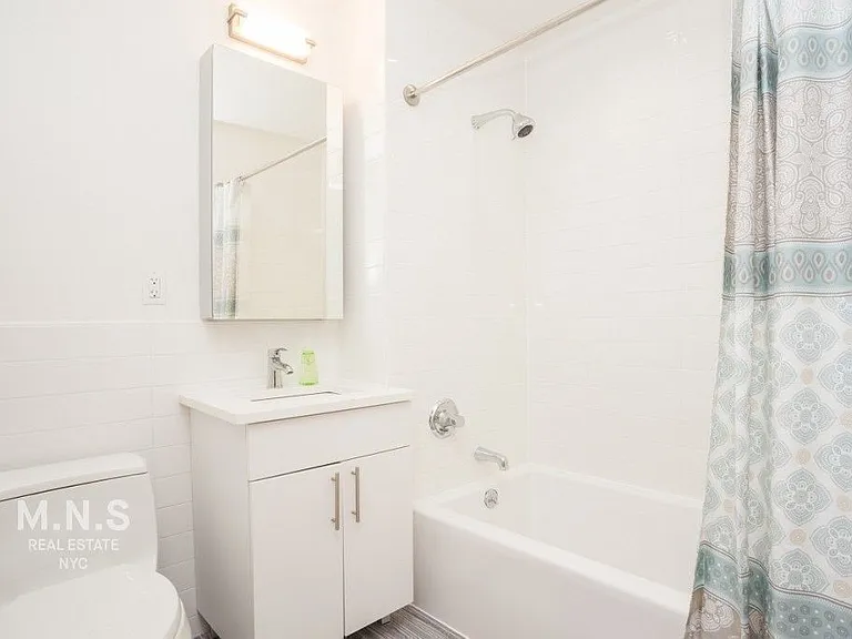 27 Albany Ave #301 — Photo 8