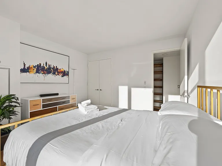350 W 53rd St #A — Photo 24