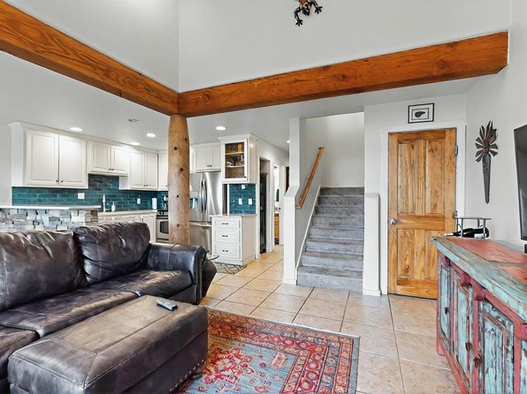 24 E Via Plaza Nueva, Santa Fe, NM 87507