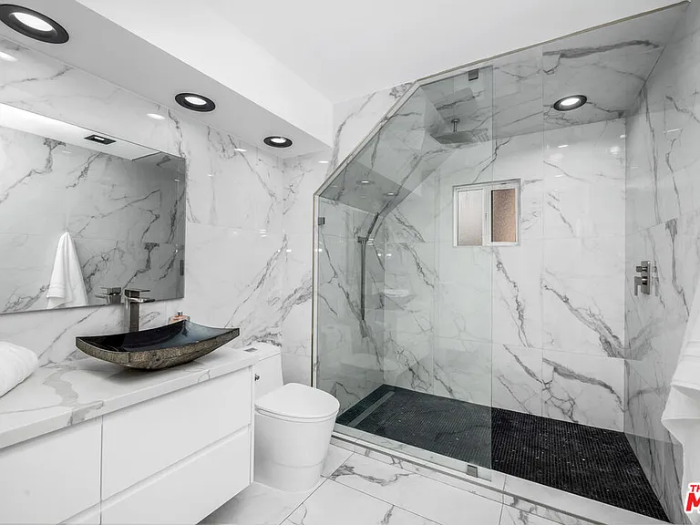 1750 N Beverly Glen Blvd — Photo 25