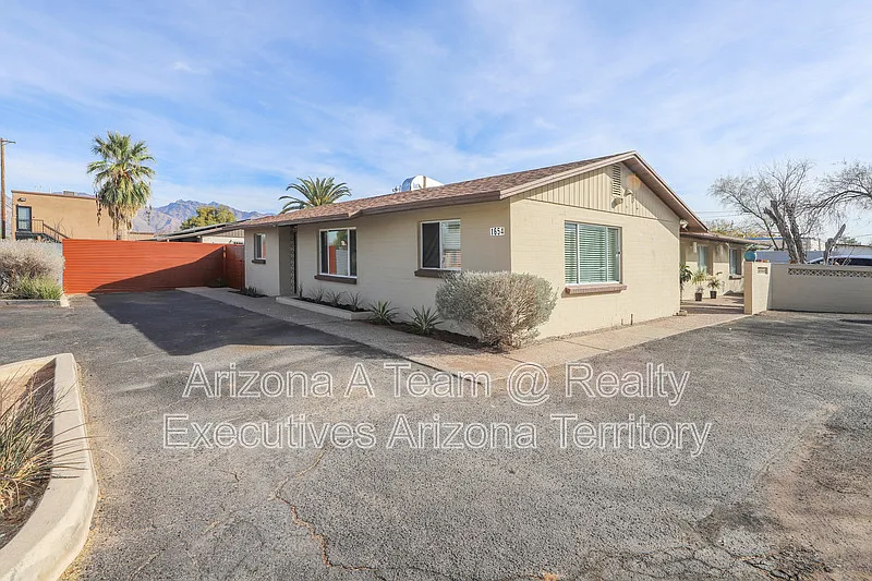 3 bed, 2.0 bath, 1000 sqft, $1,550 — Photo 3
