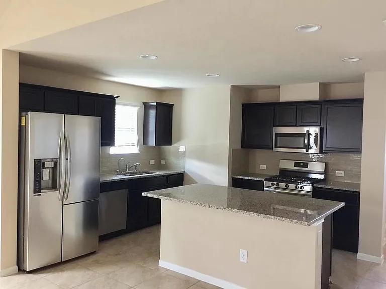 2320 Bettylou Ln — Photo 2