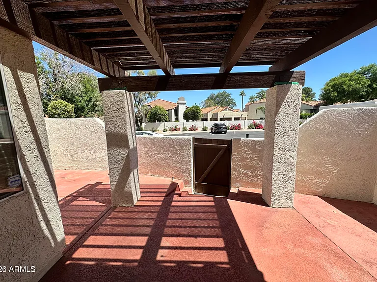 4014 E Cortez St — Photo 37