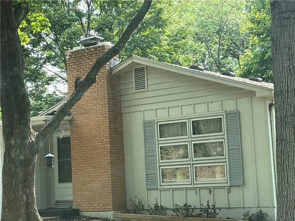 3904 N Holmes St, Kansas City, MO 64116