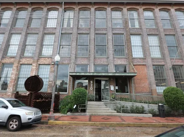 920 Poeyfarre St APT 102, New Orleans, LA 70130