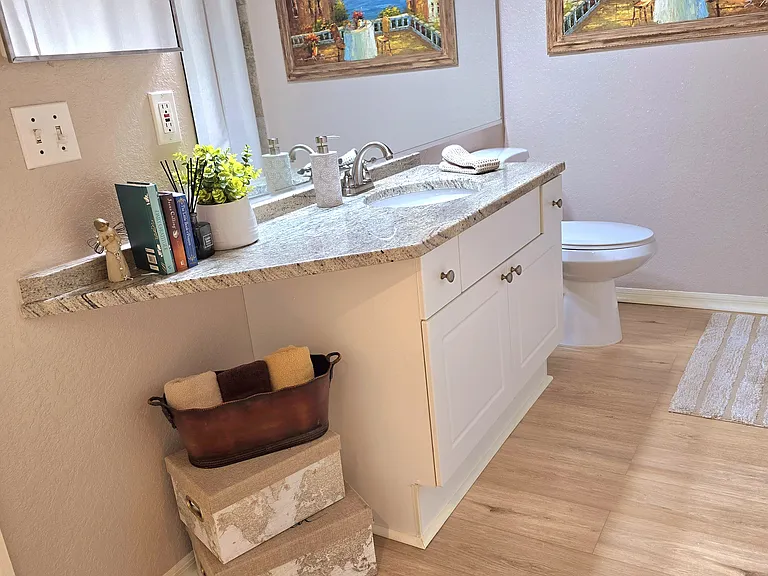 5152 Northridge Rd #205 — Photo 37