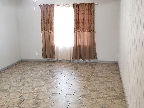 5th image of 4621 W Laurel Ln