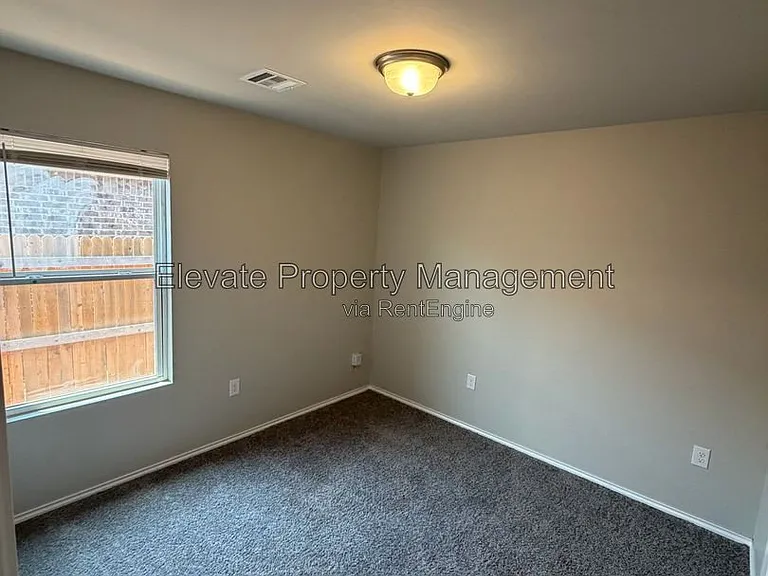11729 NW 100th St — Photo 25