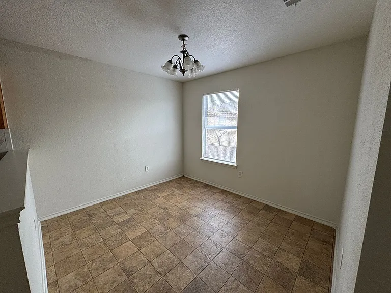 3301 Toledo Dr — Photo 7