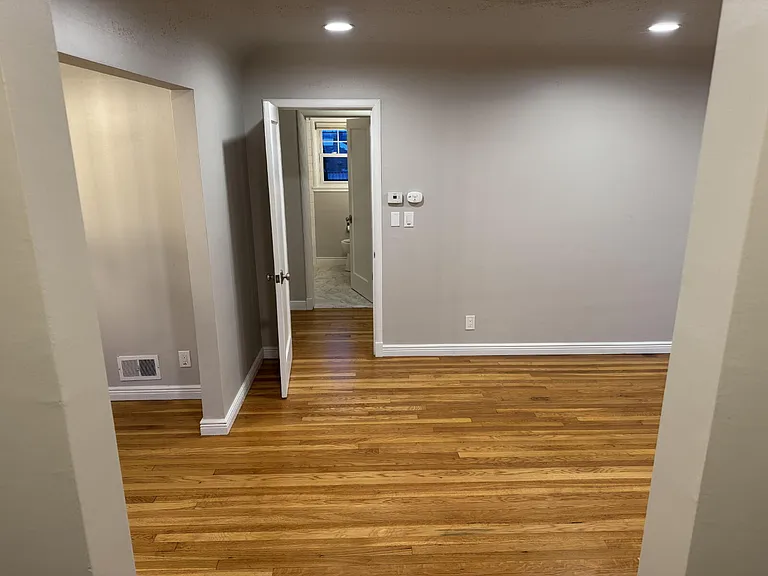 3027 W Cleveland Ave — Photo 36