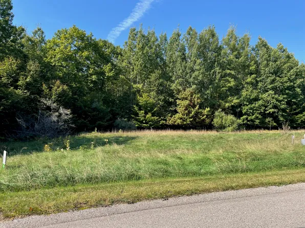 Opal Rdg, Onekama, MI 49675