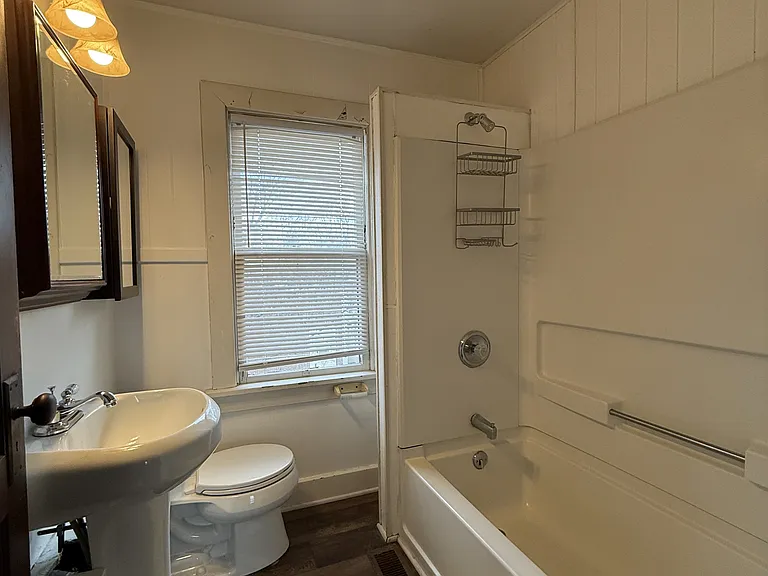 3221 Wayne Ave — Photo 11