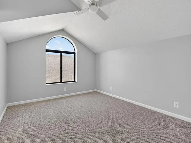 6119 Mullin St — Photo 12