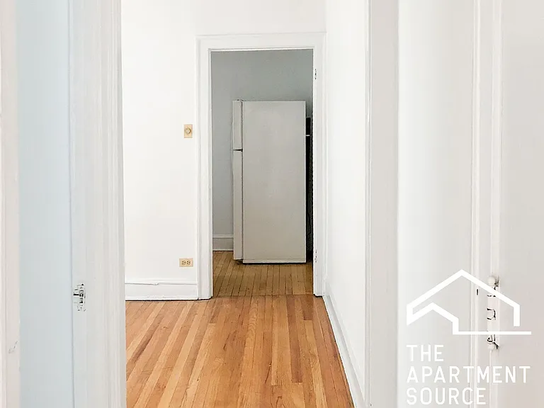 3915 N Greenview Ave #1 — Photo 6