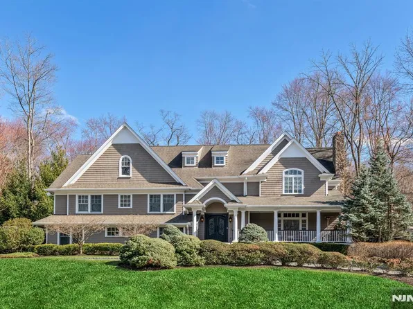 36 Clearwater Dr, Ho Ho Kus, NJ 07423