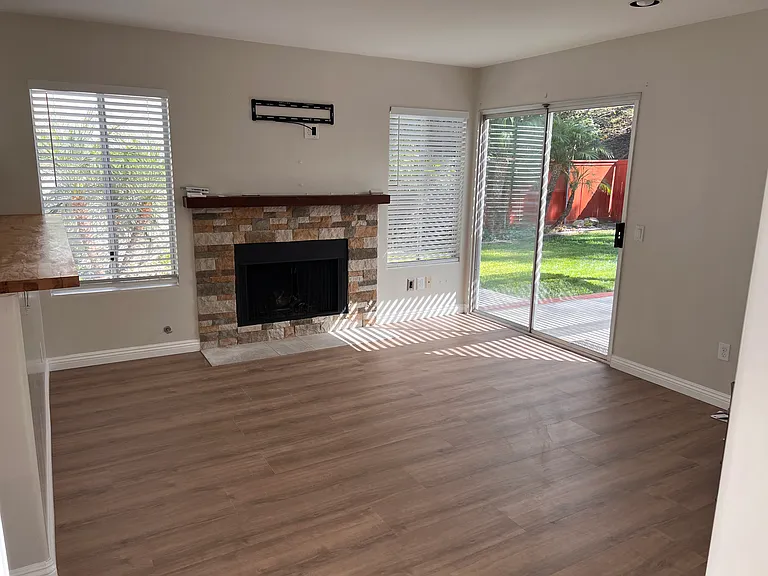 6831 Xana Way — Photo 32