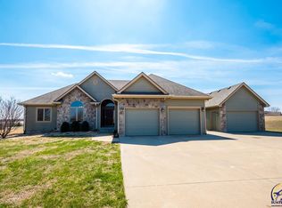 9817 SW 45th St, Topeka, KS 66610