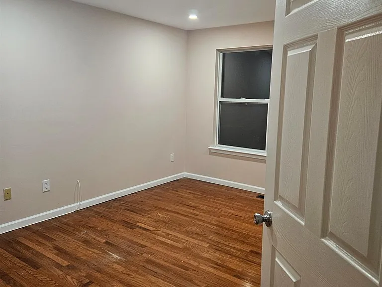 316 Ventnor Ct — Photo 23