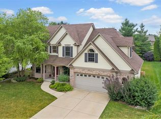 882 Elm St, Sugar Grove, IL 60554