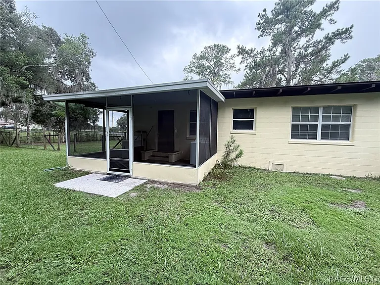 10715 N Northcut Ave — Photo 15