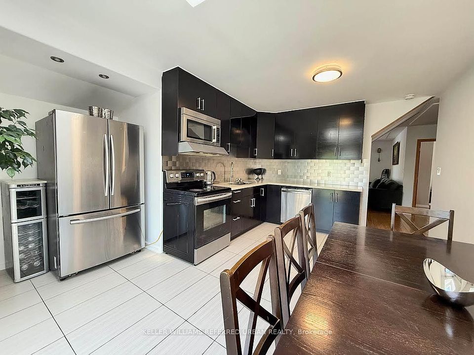1st image of 6 Elmhurst Dr