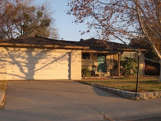 2839 65th Ave photo 1
