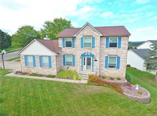776 Banbury Ct, Milford, MI