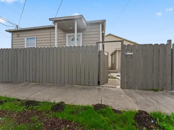 3834 Waller Avenue, Richmond, CA 94804