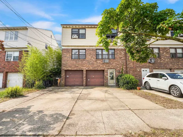 84 Oak St, Bayonne, NJ 07002