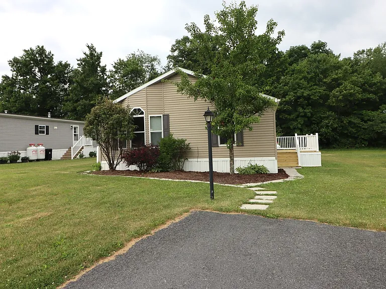 14 Meadowview Dr — Photo 3