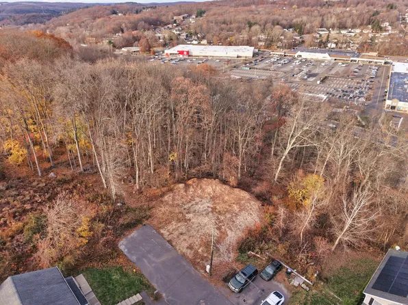 Lonsdale Street, Waterbury, CT 06701