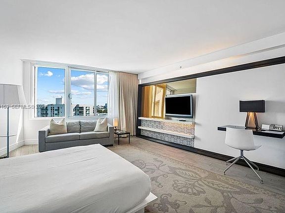 2nd image of 1100 West Ave #819