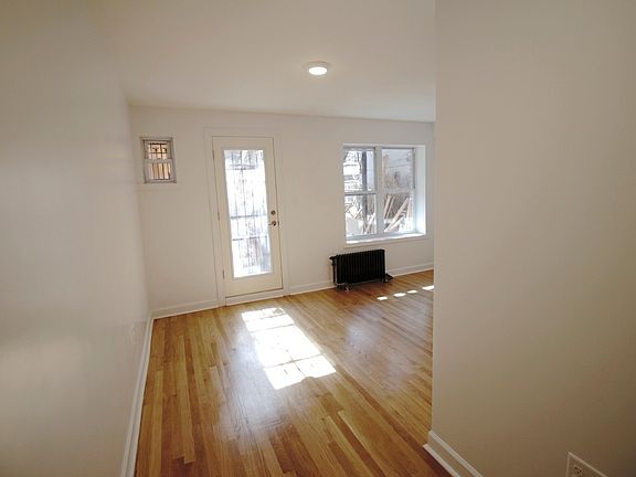 2nd image of 576 Park Pl #G