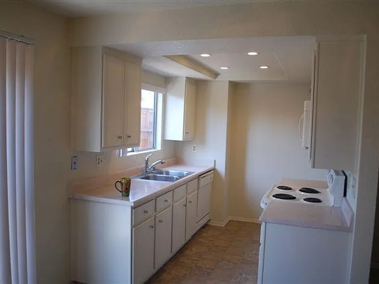 Avalon Townhomes OPEN HOUSE SATURDAY 11/15/2025 — Photo 17