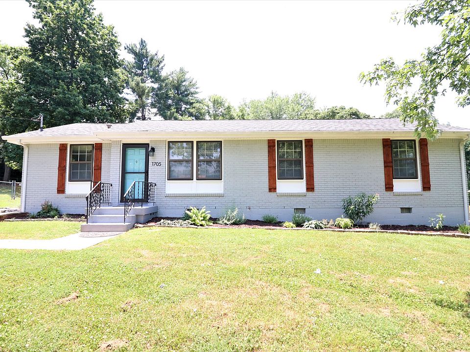 1st image of 1705 D Ville Dr