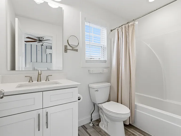 318 Cottage Ct — Photo 6