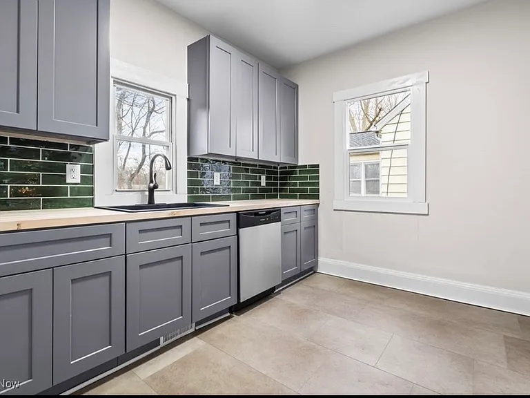 3639 Randolph Rd — Photo 7