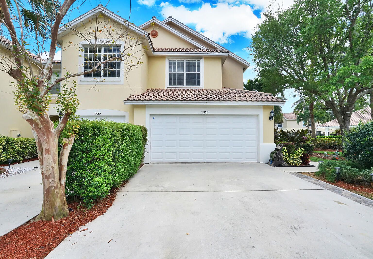 1091 Pinewood Lake Ct, Greenacres, FL 33415 Zillow
