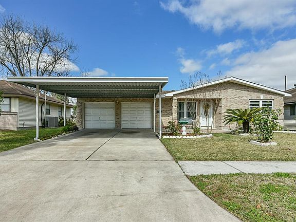 3rd image of 3309 Thornwood Dr