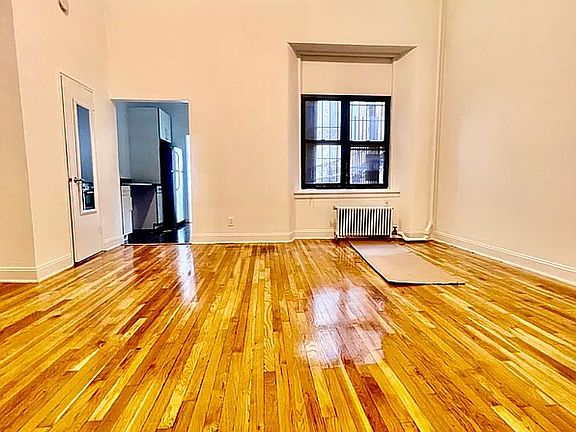 4th image of 212 W 79th St APT 1A2