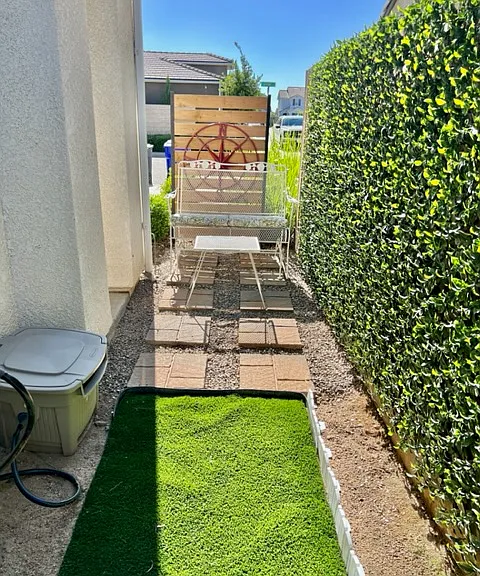 N Sophie Dr — Photo 21
